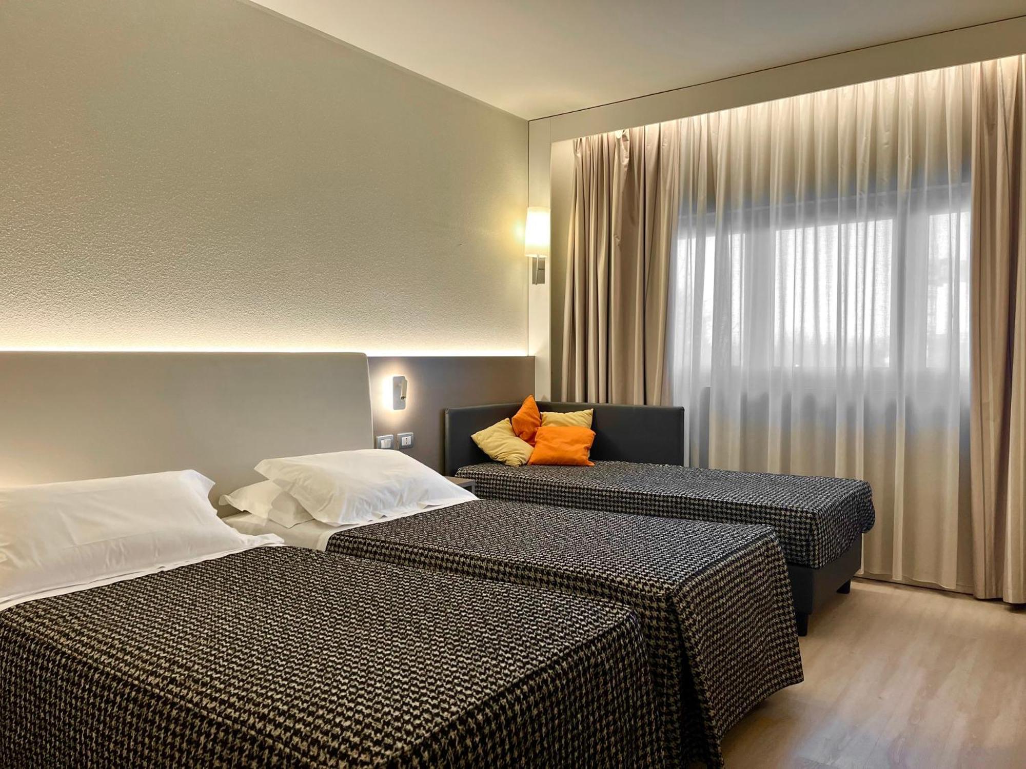 The Sydney Hotel Bologna Bagian luar foto